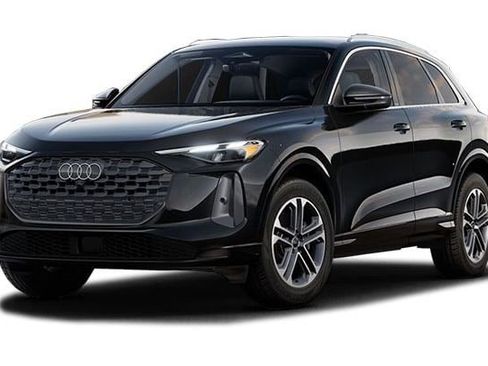Used 2025 Audi Q5 Premium w/ Convenience Package AWD/4WD image 3