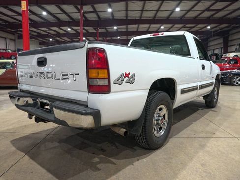 Used 2000 Chevrolet Silverado 1500 4x4 Regular Cab w/ Exterior Appearance Pkg image 8