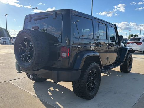 Used 2017 Jeep Wrangler Unlimited Sahara AWD/4WD image 19