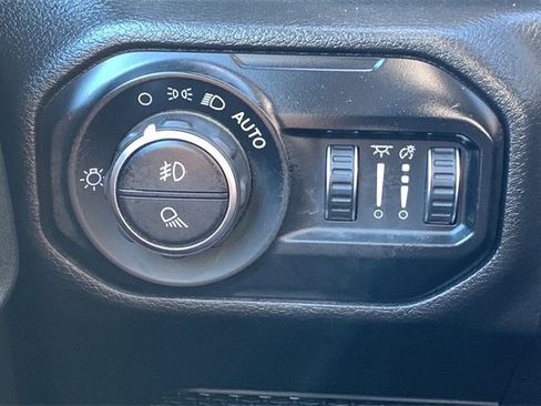 Certified 2022 Jeep Gladiator Willys image 44