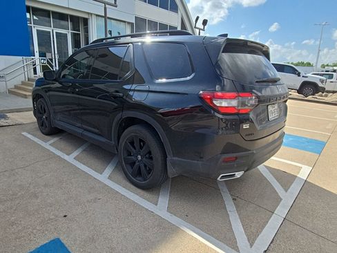 Used 2025 Honda Pilot Black Edition image 13