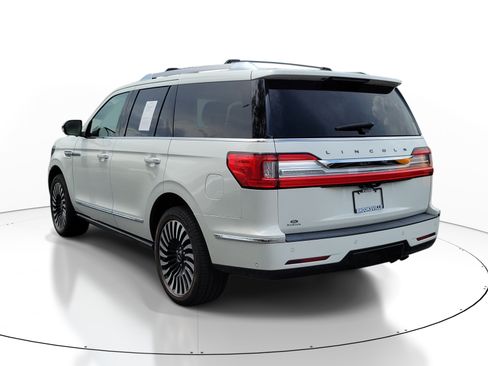 Used 2021 Lincoln Navigator Black Label w/ Cargo Convenience Package AWD/4WD image 4