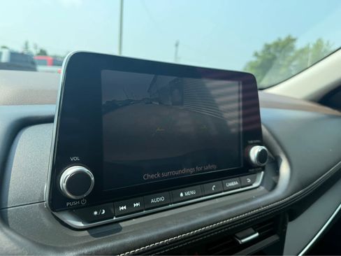 Used 2021 Nissan Rogue S image 16