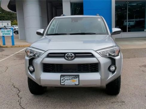 Used 2020 Toyota 4Runner SR5 image 3