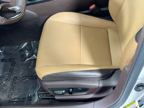 Used 2021 Lexus ES 250 w/ Premium Package image 17