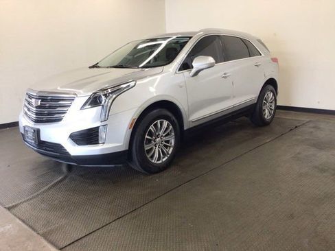 Used 2017 Cadillac XT5 Luxury w/ Driver Awareness Package AWD/4WD image 2