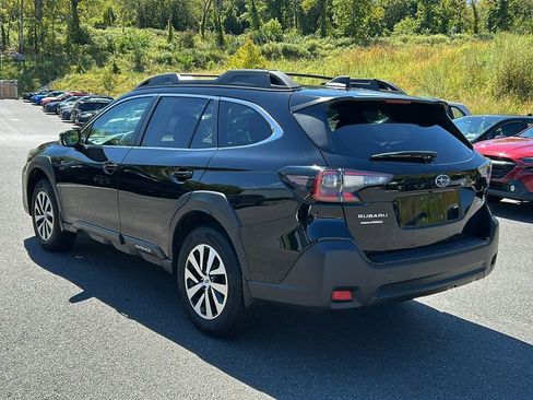 Used 2023 Subaru Outback Premium image 6