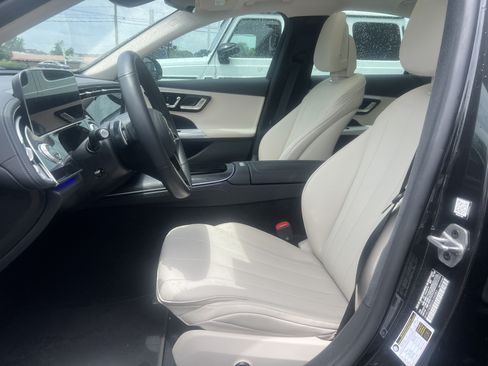 Used 2025 Mercedes-Benz E 350 Sedan image 16