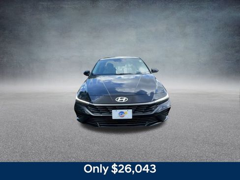 New 2025 Hyundai Elantra Limited image 5