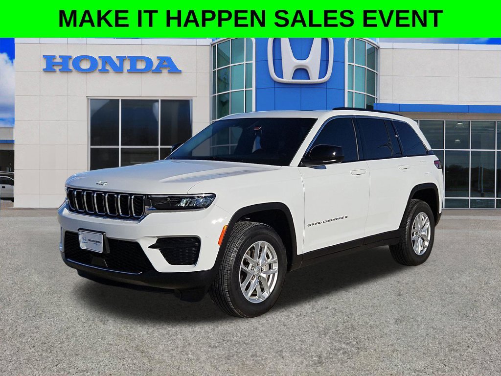 Used 2025 Jeep Grand Cherokee Laredo X RWD image 7