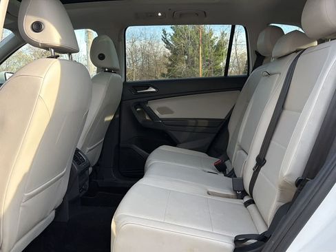Used 2018 Volkswagen Tiguan SEL image 13