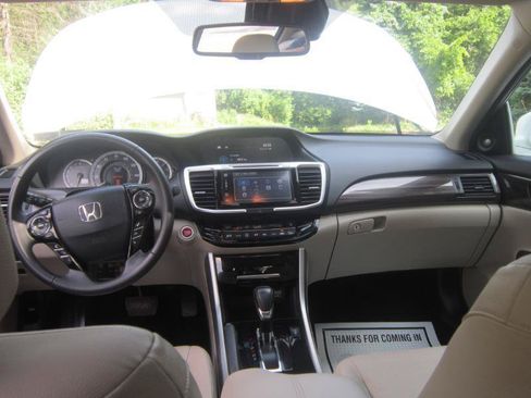 Used 2017 Honda Accord EX-L image 17