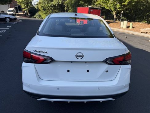 Used 2023 Nissan Versa S FWD image 5