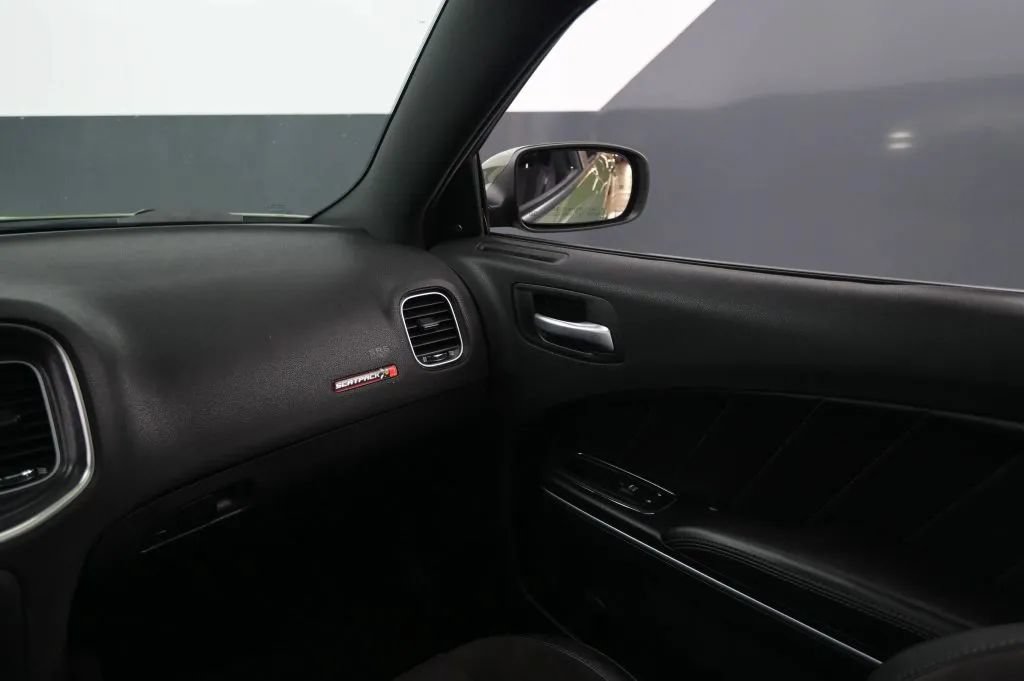 Used 2018 Dodge Charger R/T Scat Pack w/ Dynamics Package RWD image 37