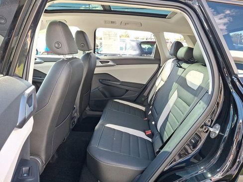 Certified 2025 Volkswagen Taos SEL image 10