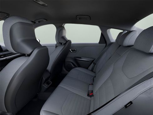 Used 2025 Kia K4 EX FWD image 18
