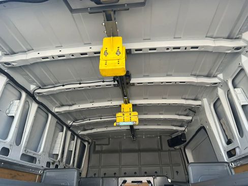 Used 2016 Nissan NV 3500 SV w/ Technology Package image 7