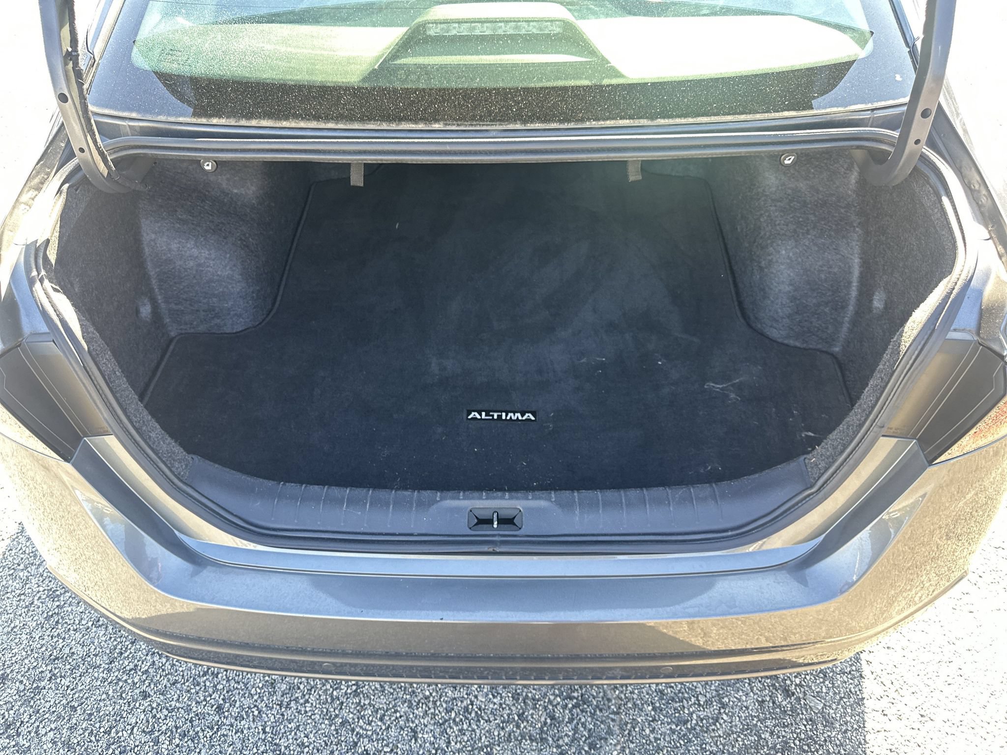 Used 2025 Nissan Altima 2.5 SV FWD image 18