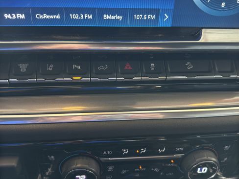 Used 2024 Chevrolet Silverado 2500 High Country w/ Technology Package image 17