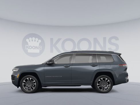 Used 2022 Jeep Grand Cherokee Overland AWD/4WD image 2