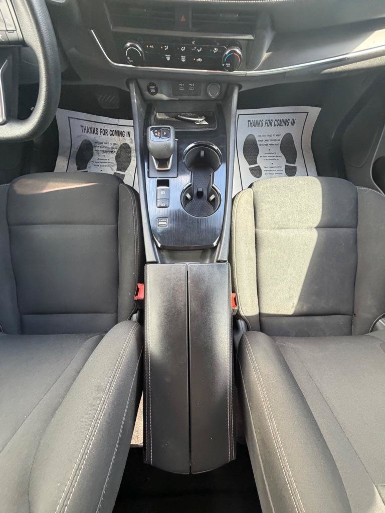 Used 2024 Nissan Rogue S FWD image 24