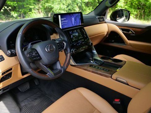 Used 2026 Lexus LX 700h Luxury w/ Appearance Package AWD/4WD image 2