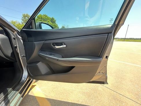 Used 2023 Nissan Sentra S FWD image 38