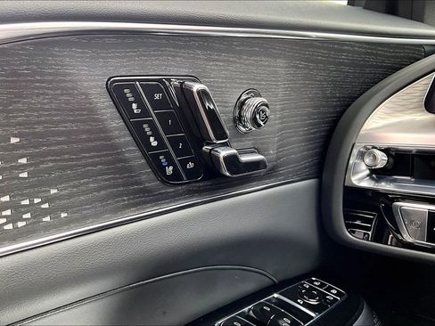 Used 2023 Cadillac Lyriq Luxury image 24