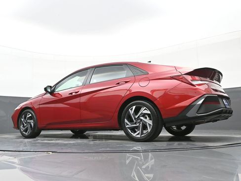 Certified 2025 Hyundai Elantra Sport image 51