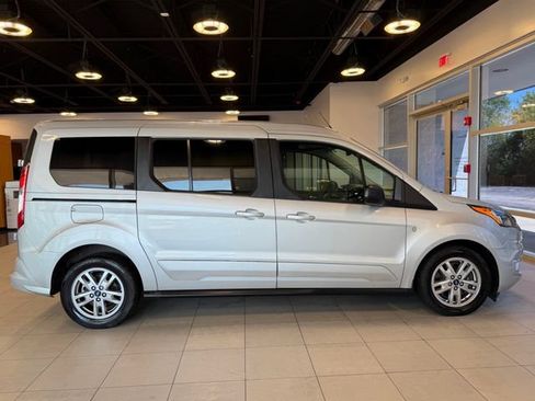 Used 2019 Ford Transit Connect XLT FWD image 15