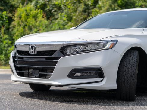Used 2018 Honda Accord Sport image 35