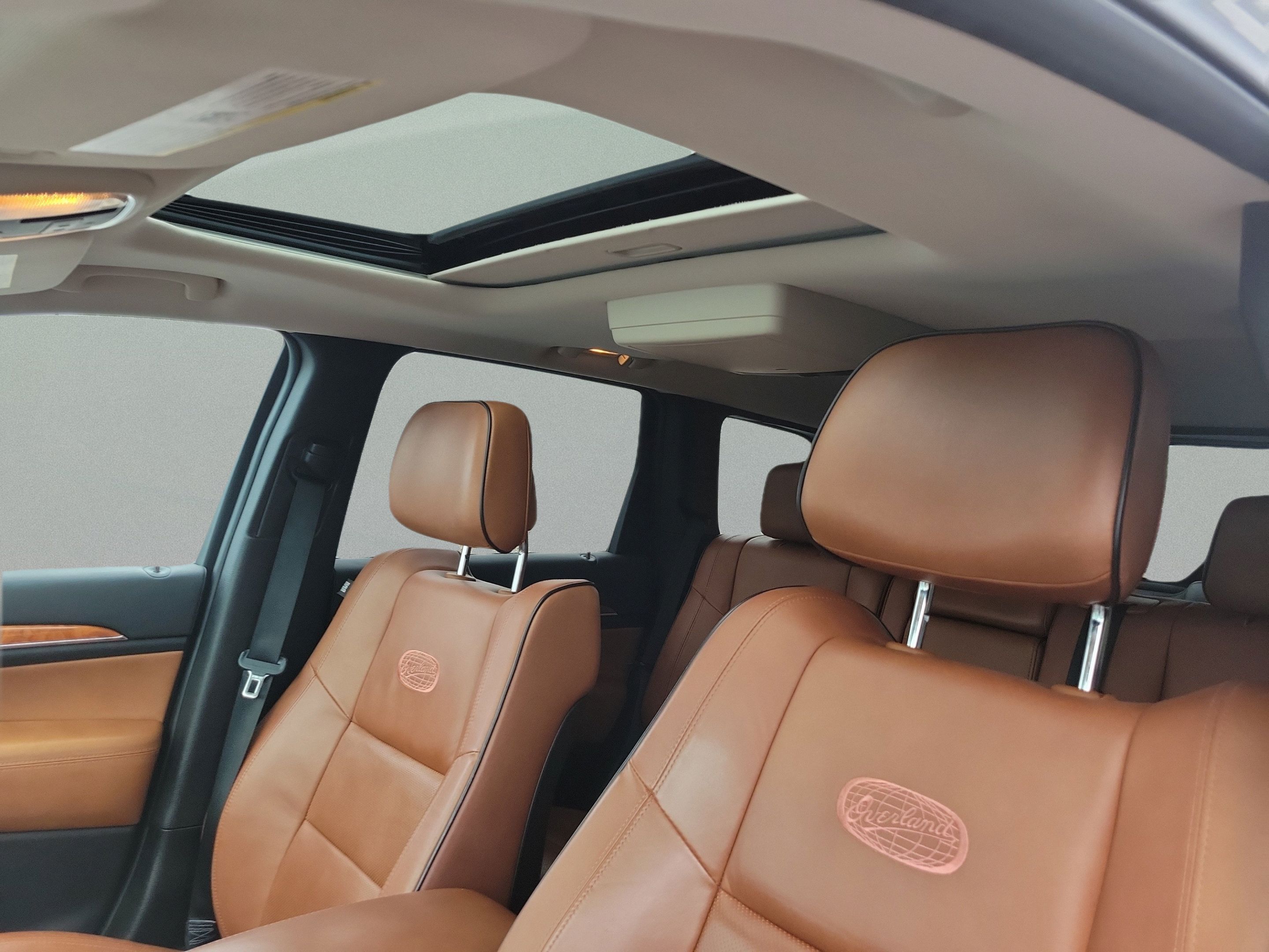 Used 2013 Jeep Grand Cherokee Overland AWD/4WD image 18