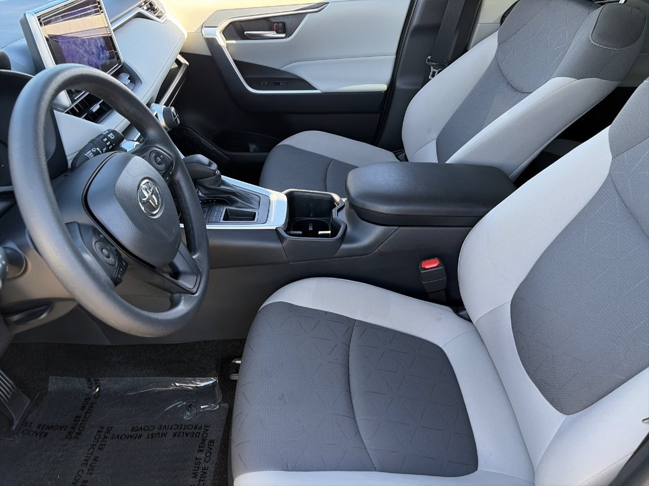 Used 2025 Toyota RAV4 XLE w/ Convenience Package FWD image 18