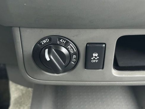 Used 2016 Nissan Frontier SV AWD/4WD image 31