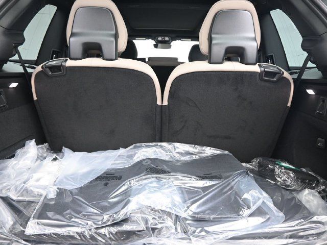 New 2026 Volvo XC90 B6 Plus w/ Protection Package Premier AWD/4WD image 32