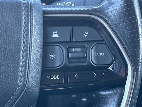 Used 2022 Toyota Tundra SR5 w/ SR5 Convenience Package image 11