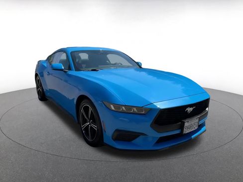 Used 2024 Ford Mustang Premium image 3