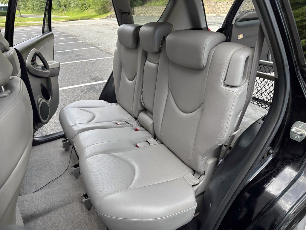 Used 2007 Toyota RAV4 Limited w/ Tow Prep Pkg AWD/4WD image 23