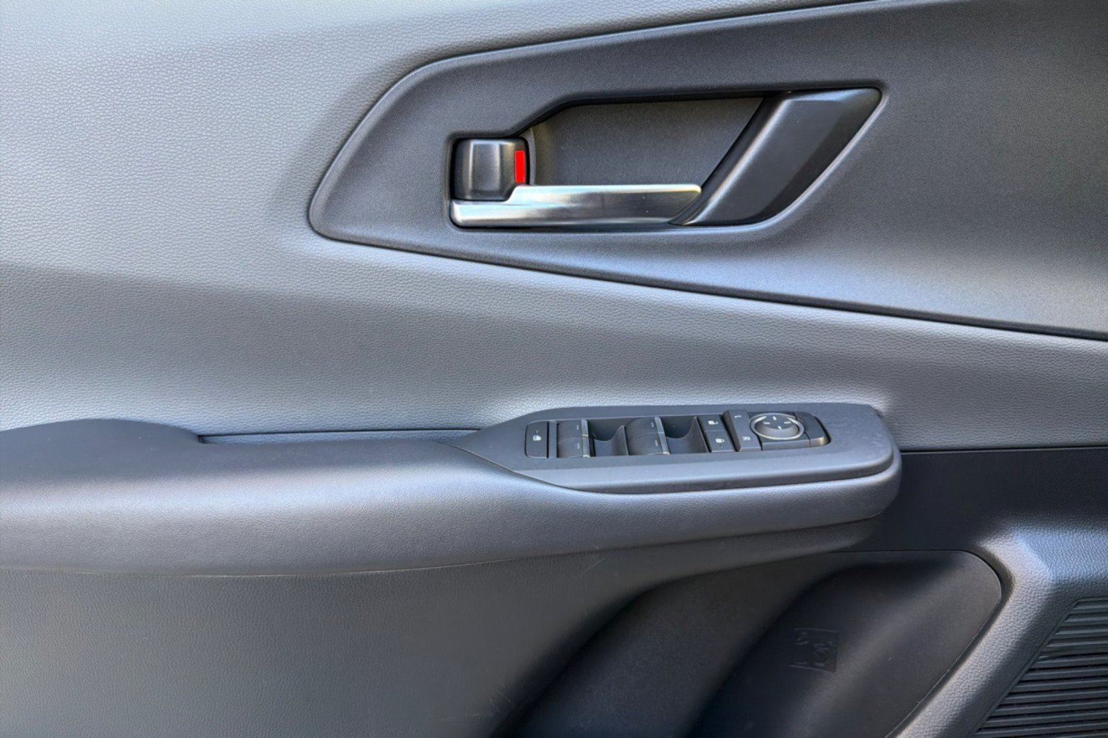 Used 2024 Toyota Prius XLE FWD image 10