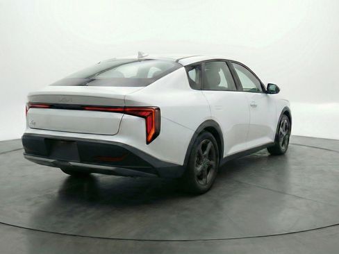 Used 2025 Kia K4 FWD image 9