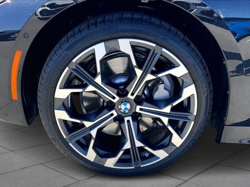 Certified 2025 BMW 330i Sedan image 10