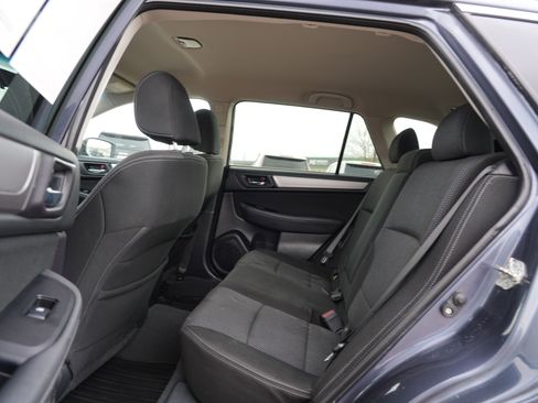 Used 2017 Subaru Outback 2.5i Premium image 18