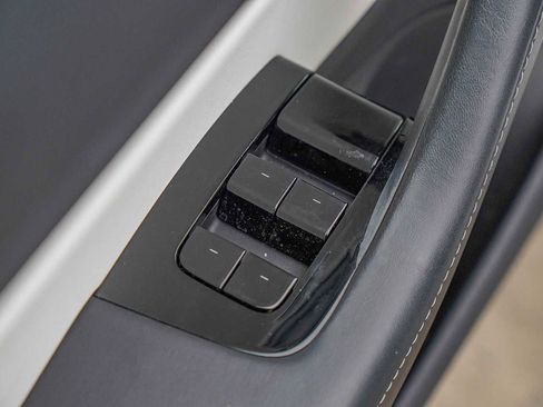 Used 2020 Tesla Model 3 image 21