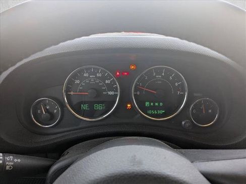 Used 2015 Jeep Wrangler Unlimited Sahara w/ Connectivity Group AWD/4WD image 10