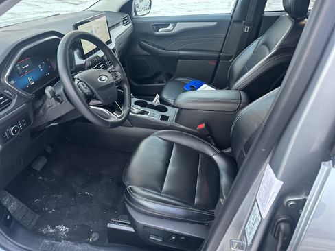 Certified 2024 Ford Escape Platinum image 9