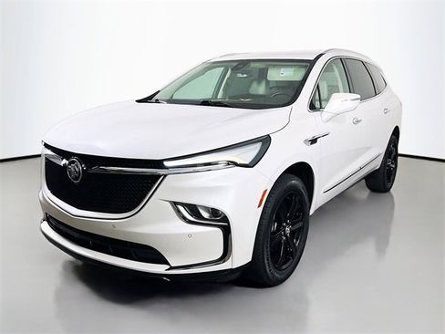 Used 2023 Buick Enclave Essence w/ Sport Touring Edition image 5