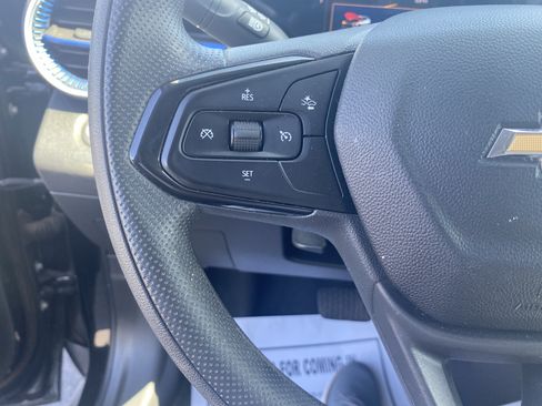 Used 2024 Chevrolet Trax LT FWD image 11