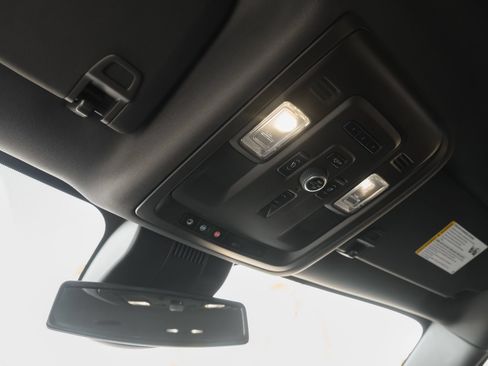 Used 2023 GMC Yukon Denali AWD/4WD image 20