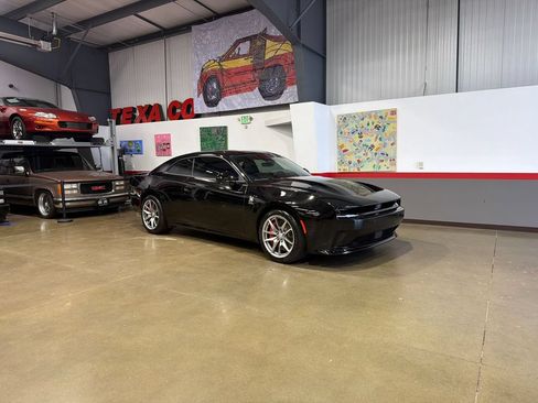 Used 2025 Dodge Charger Daytona Scat Pack w/ Track Pack AWD/4WD image 51
