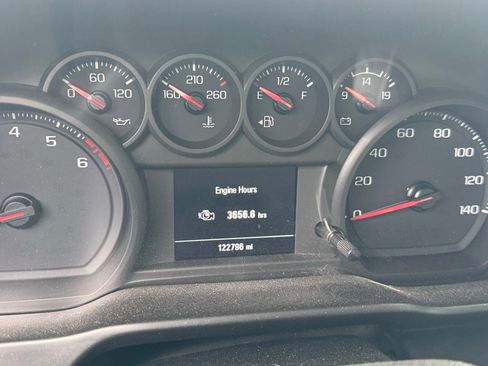 Used 2020 Chevrolet Silverado 1500 Custom w/ Custom Value Package image 9